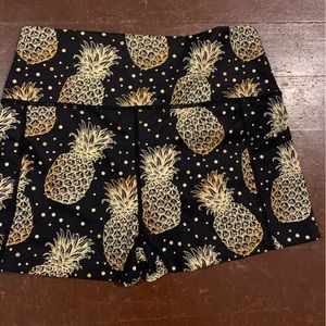 Constantly varied gear pineapple shorts size medium